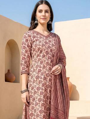 Women Floral Printed Regular Pure Cotton Kurta with Trousers & With Dupatta 2