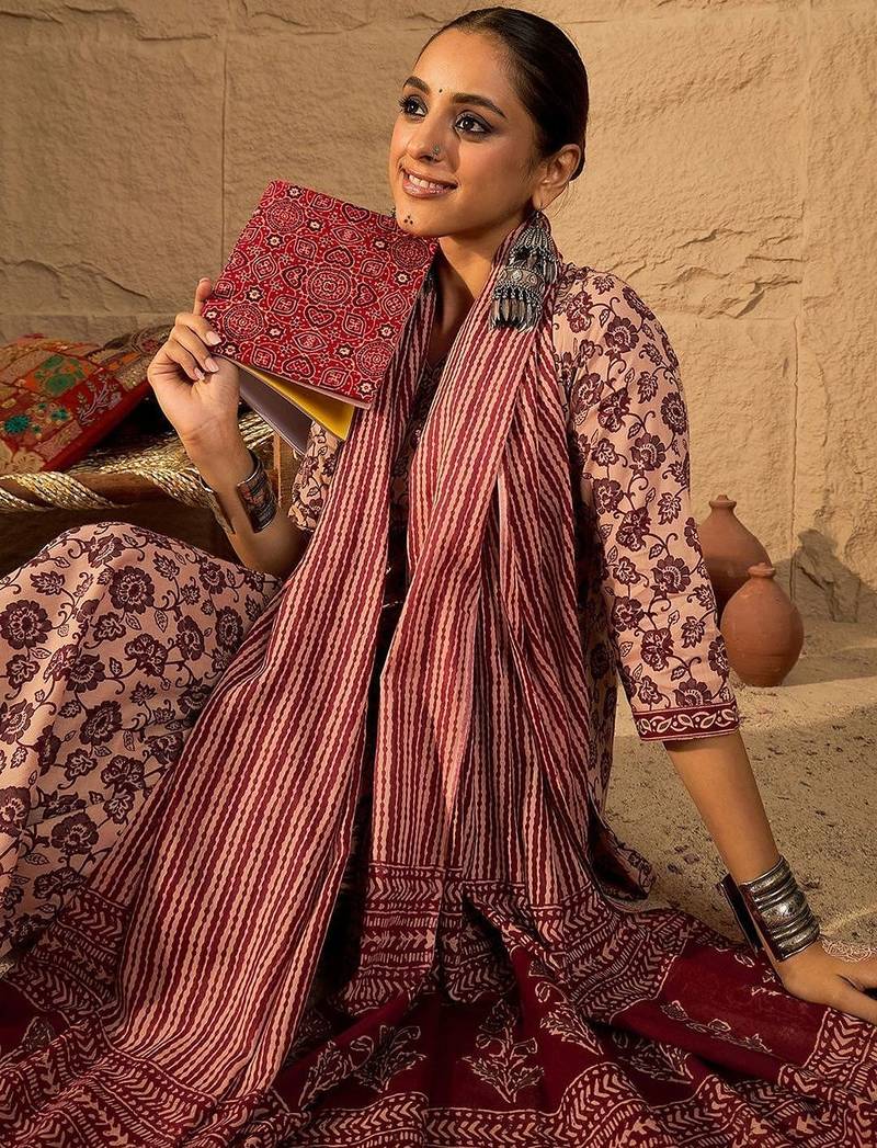 Women Floral Printed Regular Pure Cotton Kurta with Trousers & With Dupatta