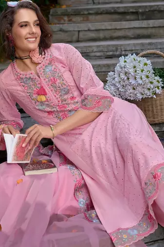Women Floral Embroidered Regular Thread Work Pure Cotton Kurta with Trousers & With Dupatta