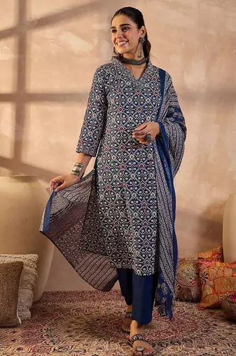 Women Printed Regular Pure Cotton Kurta with Trousers & With Dupatta