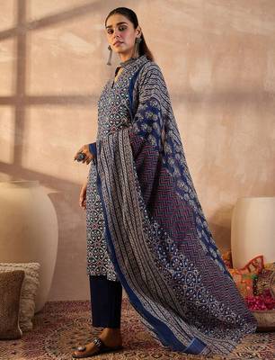 Women Printed Regular  Cotton Kurta with Trousers & With Dupatta 3