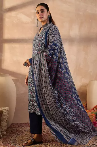 Women Printed Regular Pure Cotton Kurta with Trousers & With Dupatta