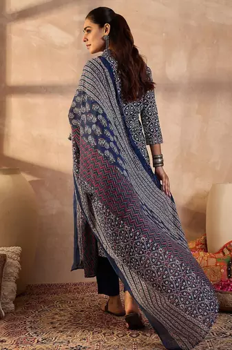 Women Printed Regular Pure Cotton Kurta with Trousers & With Dupatta