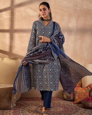 Women Printed Regular  Cotton Kurta with Trousers & With Dupatta 5