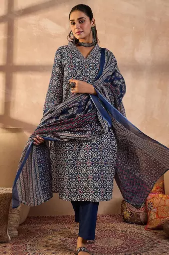 Women Printed Regular Pure Cotton Kurta with Trousers & With Dupatta