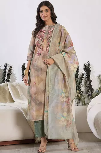 Women Floral Printed Regular Thread Work Chanderi Silk Kurta with Trousers & With Dupatta