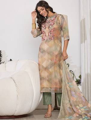 Women Floral Printed Regular Thread Work Chanderi Silk Kurta with Trousers & With Dupatta 3