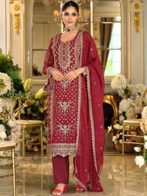 Floral Embroidered Organza Thread Work Kurta With Trousers & Dupatta 1