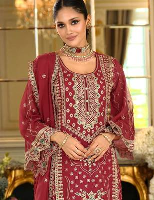 Floral Embroidered Organza Thread Work Kurta With Trousers & Dupatta 2