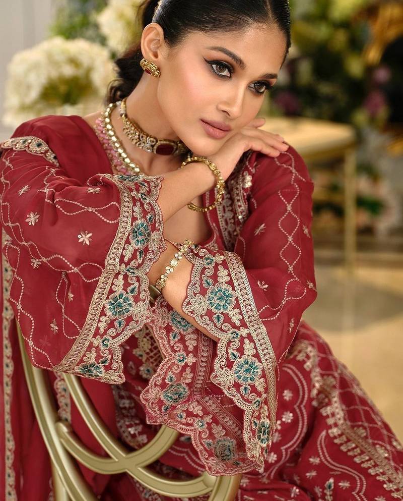 Floral Embroidered Organza Thread Work Kurta With Trousers & Dupatta