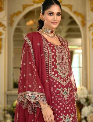 Floral Embroidered Organza Thread Work Kurta With Trousers & Dupatta 6