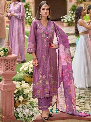 Women Floral Embroidered Panelled Thread Work Kurta with Trousers & With Dupatta 1