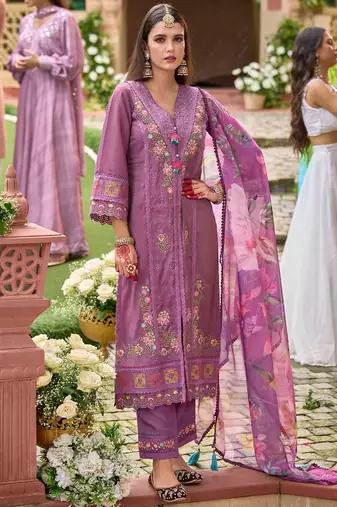 Women Floral Embroidered Panelled Thread Work Kurta with Trousers & With Dupatta