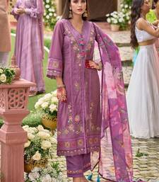 Women Floral Embroidered Panelled Thread Work Kurta with Trousers & With Dupatta
