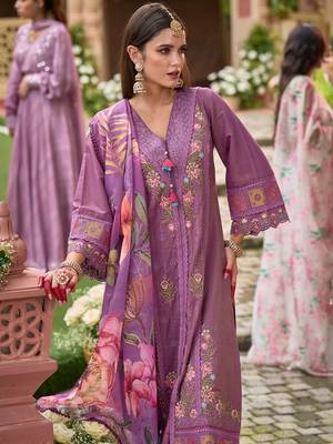 Women Floral Embroidered Panelled Thread Work Kurta with Trousers & With Dupatta 2