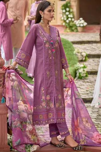Women Floral Embroidered Panelled Thread Work Kurta with Trousers & With Dupatta