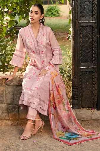 Women Floral Embroidered Panelled Thread Work Kurta with Trousers & With Dupatta