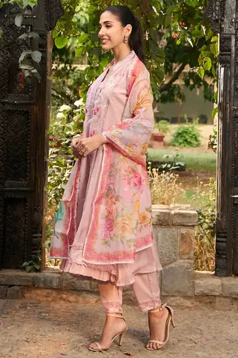 Women Floral Embroidered Panelled Thread Work Kurta with Trousers & With Dupatta