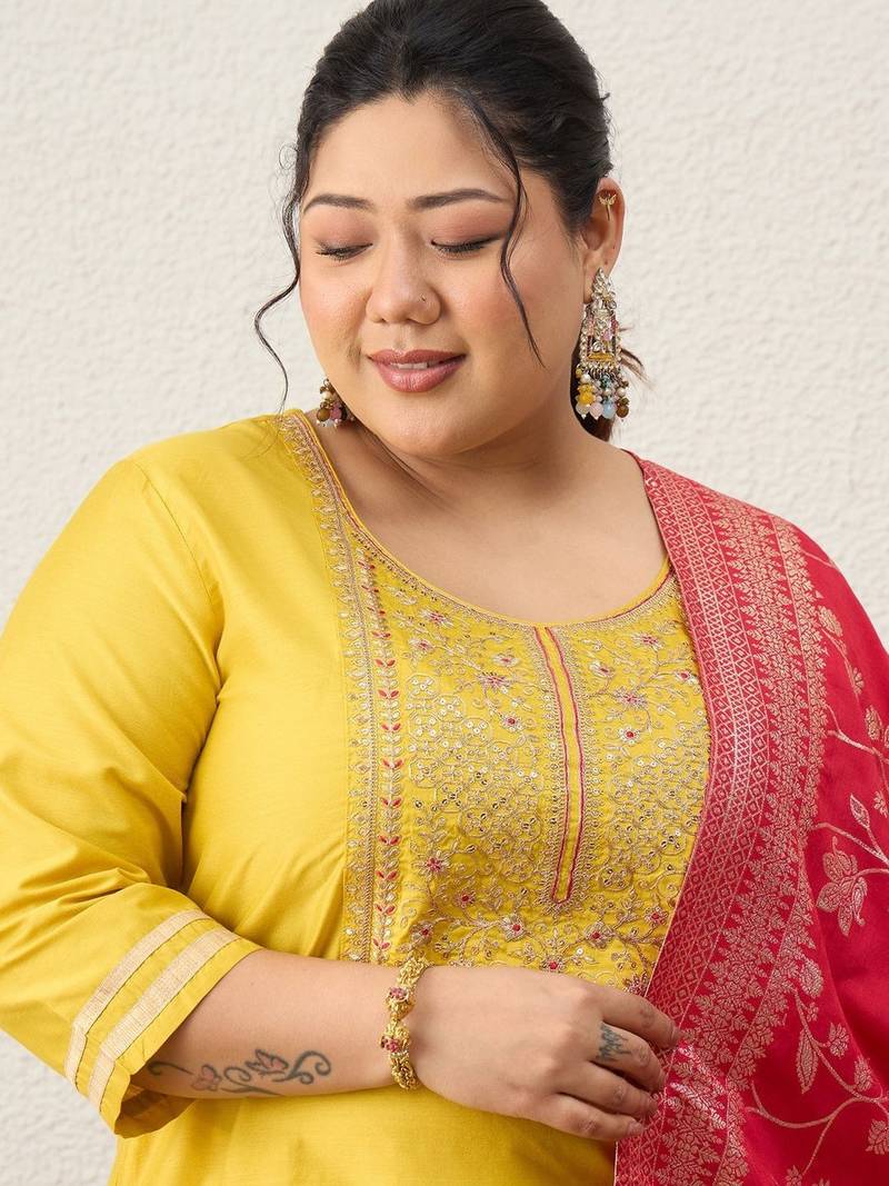 Plus Size Embroidered Regular Kurta with Trousers & With Dupatta