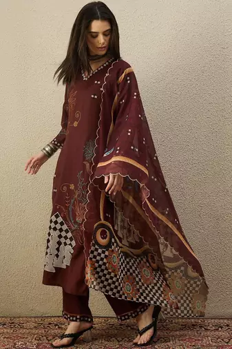Women Ethnic Motifs Printed Regular Thread Work Kurta with Trousers & With Dupatta