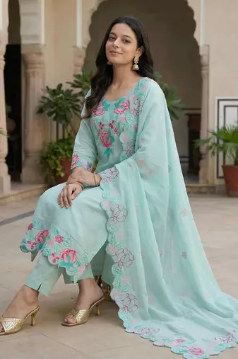 Women Floral Embroidered Regular Thread Work Pure Cotton Kurta with Trousers & With Dupatta