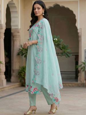 Women Floral Embroidered Regular Thread Work Pure Cotton Kurta with Trousers & With Dupatta 4