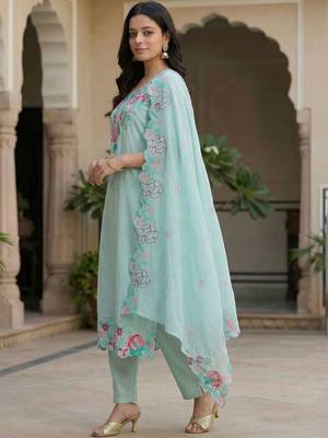 Women Floral Embroidered Regular Thread Work Pure Cotton Kurta with Trousers & With Dupatta 3