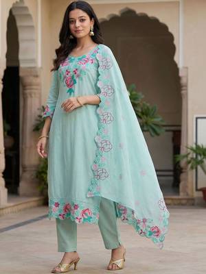 Women Floral Embroidered Regular Thread Work Pure Cotton Kurta with Trousers & With Dupatta 6