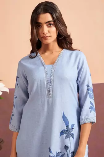 Women Floral Printed Regular Patchwork Linen Kurta with Trousers & With Dupatta