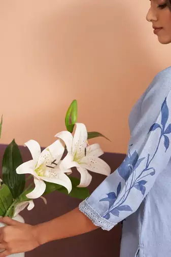 Women Floral Printed Regular Patchwork Linen Kurta with Trousers & With Dupatta