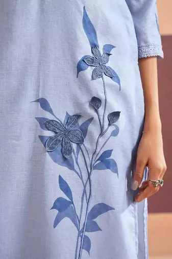 Women Floral Printed Regular Patchwork Linen Kurta with Trousers & With Dupatta