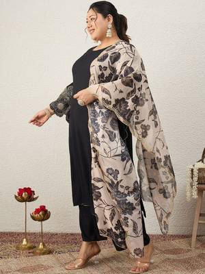 Plus Size Ethnic Motifs Embroidered Regular Kurta with Trousers & With Dupatta 2