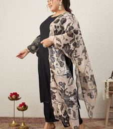 Plus Size Ethnic Motifs Embroidered Regular Kurta with Trousers & With Dupatta