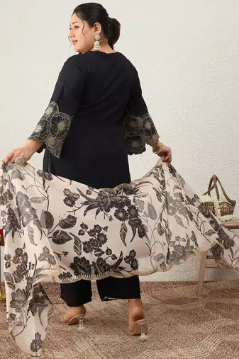 Plus Size Ethnic Motifs Embroidered Regular Kurta with Trousers & With Dupatta