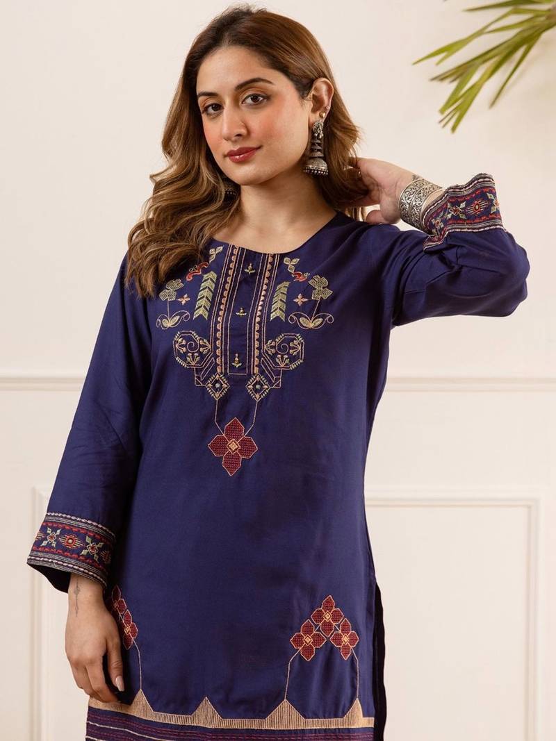 Women Ethnic Motifs Embroidered Regular Thread Work Kurta with Palazzos