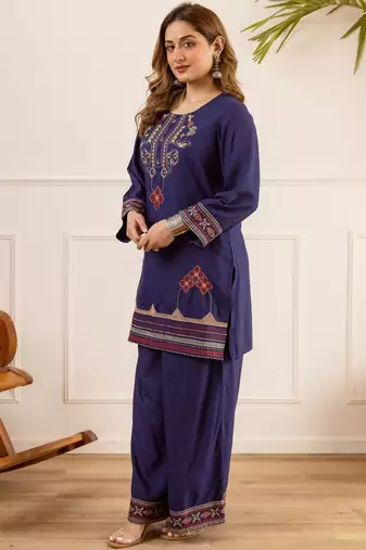 Women Ethnic Motifs Embroidered Regular Thread Work Kurta with Palazzos