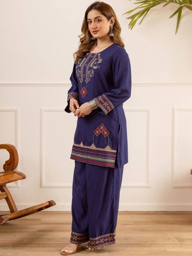 Women Ethnic Motifs Embroidered Regular Thread Work Kurta with Palazzos
