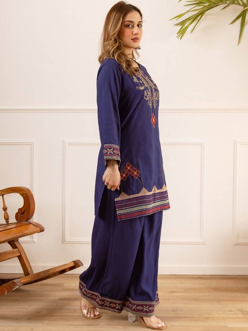 Women Ethnic Motifs Embroidered Regular Thread Work Kurta with Palazzos