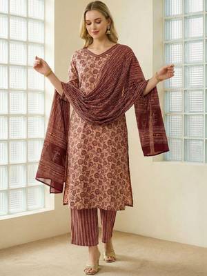 Women Floral Printed Regular Pure Cotton Kurta with Trousers & With Dupatta 1