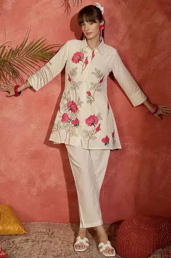 Women Floral Embroidered Regular Thread Work Pure Cotton Kurta with Trousers
