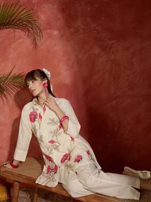 Women Floral Embroidered Regular Thread Work Pure Cotton Kurta with Trousers 7
