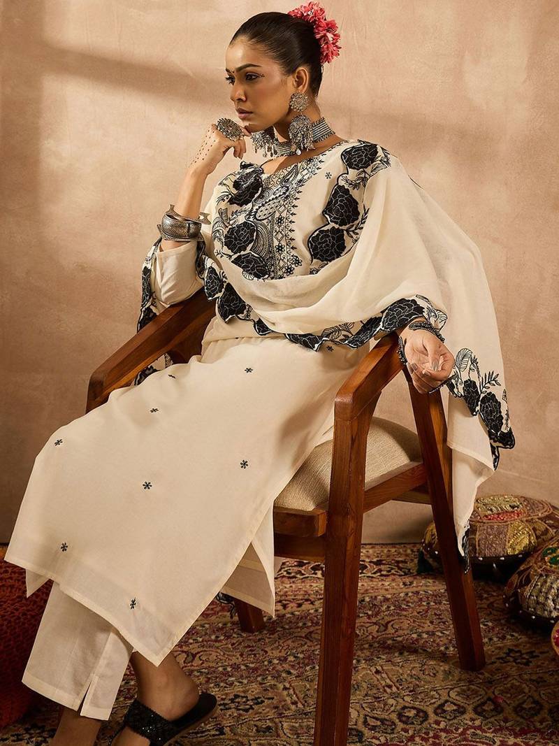 Women Paisley Embroidered Regular Thread Work Pure Cotton Kurta with Trousers & With Dupatta