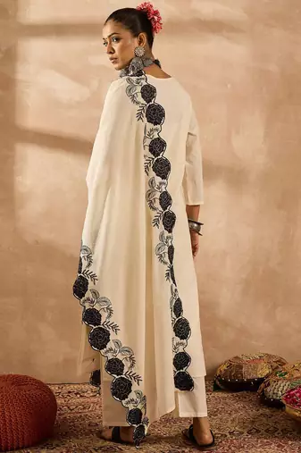 Women Paisley Embroidered Regular Thread Work Pure Cotton Kurta with Trousers & With Dupatta