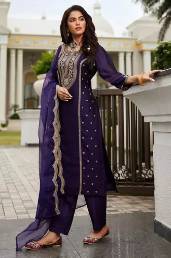 Women Ethnic Motifs Embroidered Panelled Kurta with Trousers & With Dupatta