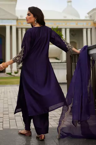 Women Ethnic Motifs Embroidered Panelled Kurta with Trousers & With Dupatta