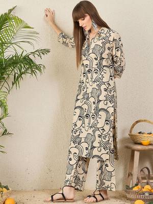 Women Abstract Printed Cotton Kurta with Palazzos 3