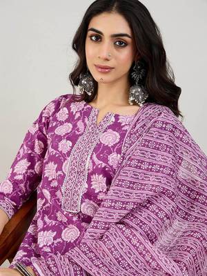 Floral Printed Gotta Patti Pure Cotton Straight Kurta with Trouser & Dupatta 2