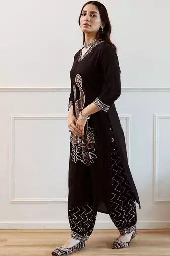 Women Embroidered Regular Beads and Stones Kurta with Trousers
