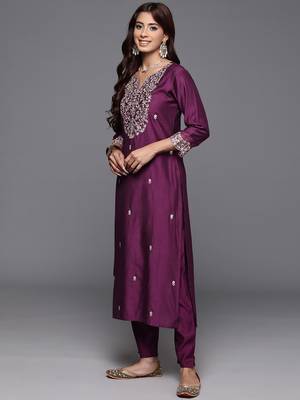 Floral Embroidered Sequinned Liva Kurta with Trousers & Dupatta 6