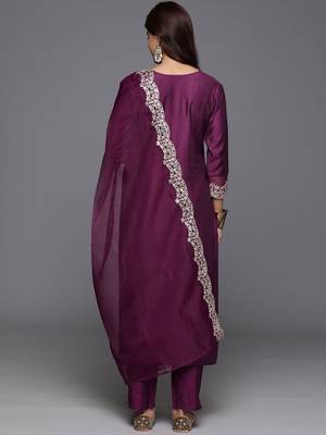 Floral Embroidered Sequinned Liva Kurta with Trousers & Dupatta 7